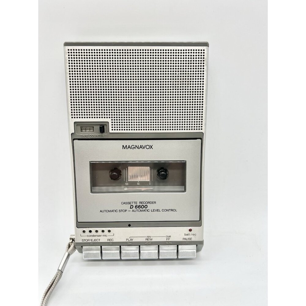 Vintage MAGNAVOX Cassette Tape Recorder Player Model D6600 Turns On Needs Repair